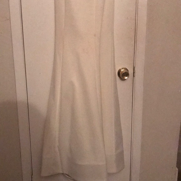 White dress - Picture 2 of 6